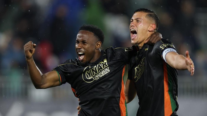 Fiorentina Gagal Lawan Venezia: Jay Idzes dkk Terbebas dari Degradasi!