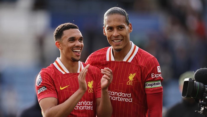 Van Dijk: Tak Usah Bandingkan Situasiku dan Salah dengan Trent, Perhatian Ini Lebih Penting