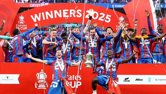 Crystal Palace, Setelah Seabad Lebih Berdiri, Akhirnya Meraih Trofi Perdana yang Ditunggu-tunggu!