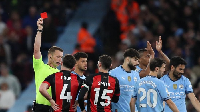 **2 Kartu Merah, Drama Pesta Gol! Man City Tumbangkan Bournemouth 3-1**