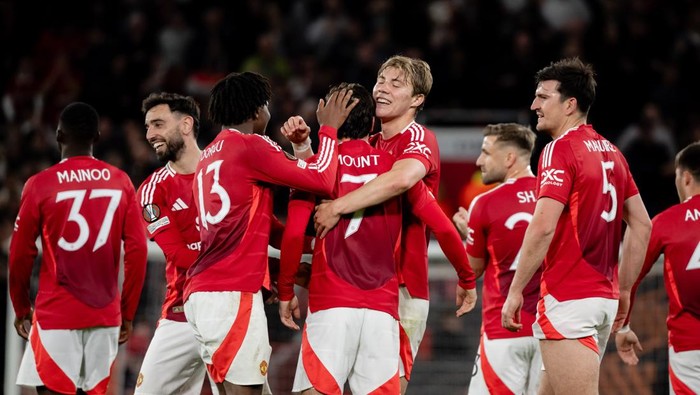 Neville Minta MU Jaga Kebanggaan Tanpa Pawai Jika Juara Liga Europa