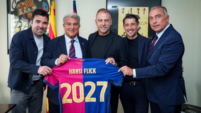 Barcelona Perpanjang Kontrak Hansi Flick usai Raih Treble Domestik - Update 1