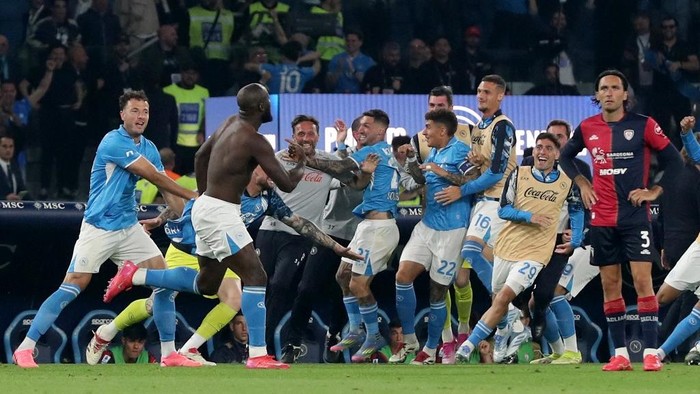 Lukaku Ingat Laga MU, Sempat Minta Pemain Napoli Jangan Senang Dulu: Drama Emas yang Tak Terlupakan!