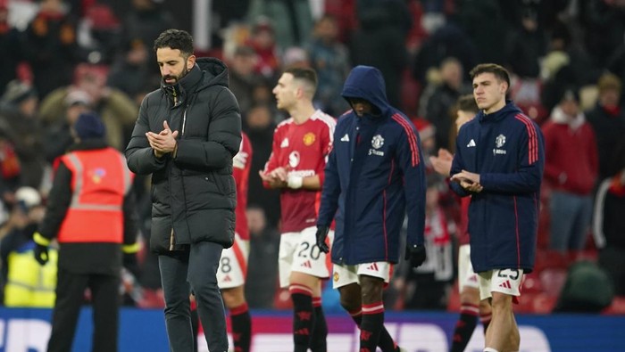 MU Vs Aston Villa: Amorim Akan Minta Maaf, Suporter Old Trafford Berharap Perubahan