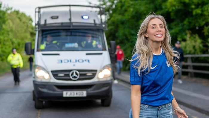 Nyamar Jadi Chelsea Fans, Bintang Porno Sukses Kumatkan Larangan Stadion!