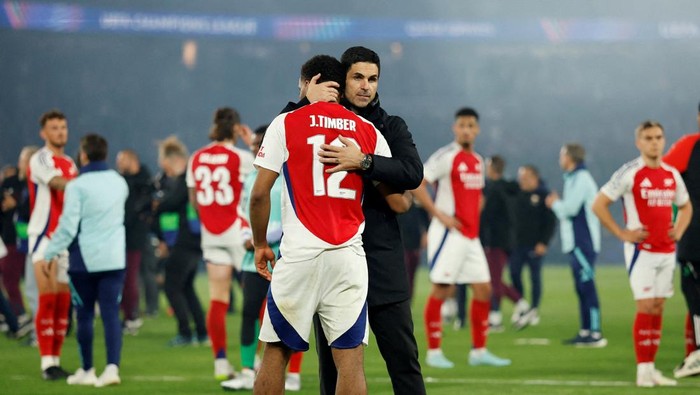 Henry Sindir Performa Arsenal, Klaim MU Bisa Rebut Final!