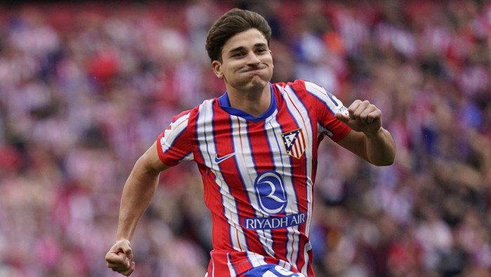 Thierry Henry: Julian Alvarez, Apakah Dia Solusi Krisis Penyerang Arsenal?