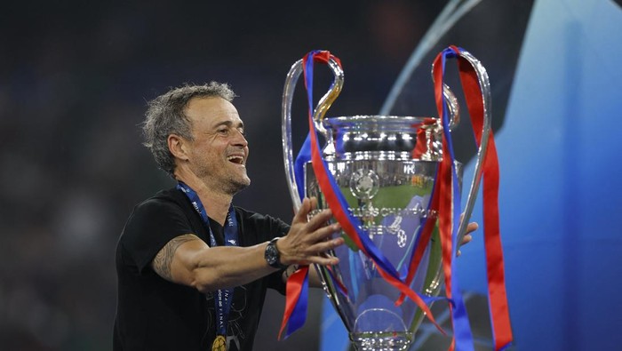 'Luis Enrique Sadarkan Seluruh Dunia, Sepakbola Olahraga Tim' - Update 2