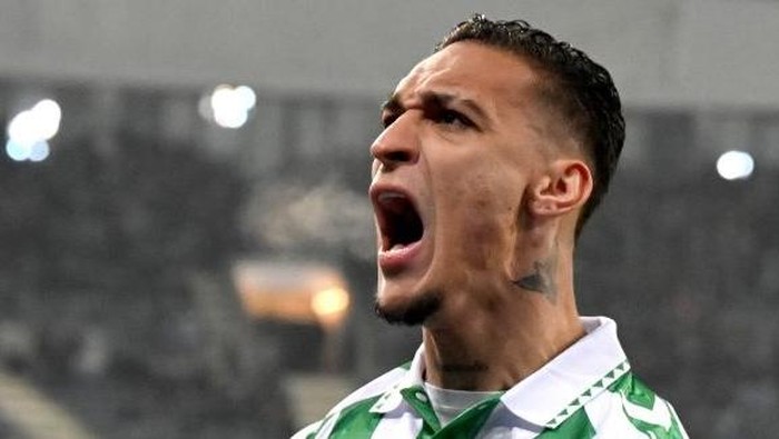 **Antony Berpisah dari Betis dengan Penuh Emosi: Kisah Cinta Sepakbola**