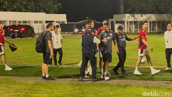 Latihan Timnas Indonesia di Stadion Madya, Kevin Diks Dukung Masa Depan Tim!