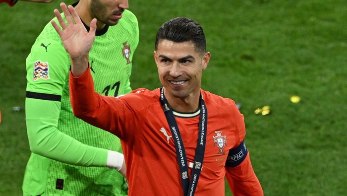 **Ronaldo Siap Rela Patah Kaki untuk Juara, Ungkap Hasrat Kebesaran!**