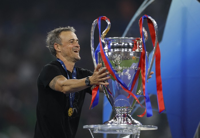 Luis Enrique Larang PSG Beli Pemain 'Tua' - Update 2