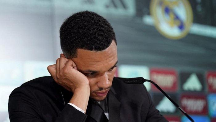 Alexander-Arnold Ditantang, Bisa Ga Latih Madrid Jadi Raja Klub?