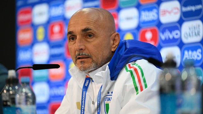 **Spalletti Dijadikan Incaran Al Nassr, Apakah Ini Langkah yang Tepat?**