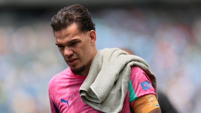 **Ederson Tegaskan Setia kepada City, Kabar Lainnya 99% Palsu — Benarkah Ini Akhir dari Spekulasi?**