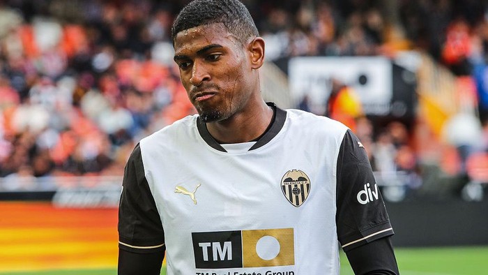 Arsenal Siap Boyong Bek Muda Valencia, Ini Namanya!