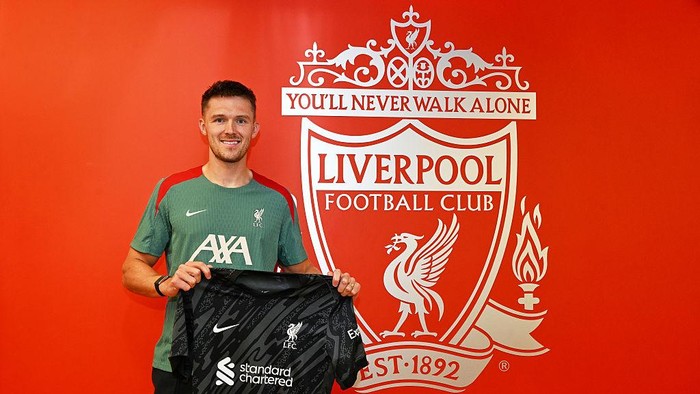 Liverpool Punya Kiper Baru, Siapa Dia? Wajah Baru yang Menjanjikan!