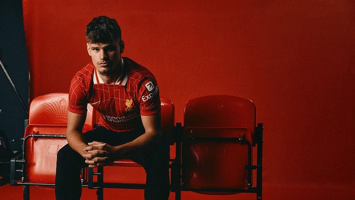 Milos Kerkez Ingin Belajar dari Andy Robertson di Liverpool