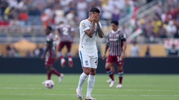 Doa Membeku, Emosi Muncul di Lapangan