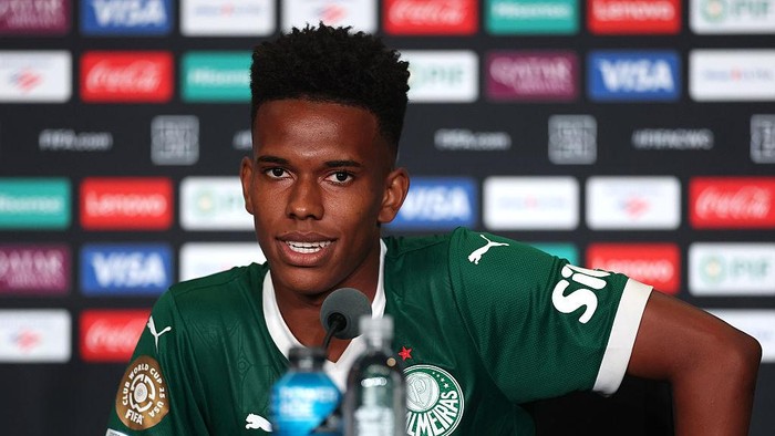 **Chelsea Diminta Jaga Estevao Baik-baik oleh Pelatih Palmeiras, Abel Ferreira**