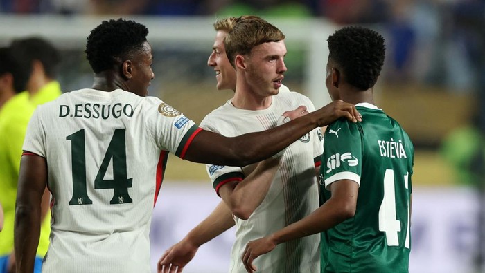 Cole Palmer Ajak Ngobrol Estevao, tapi Mimpi Besar Timnas Terancam?