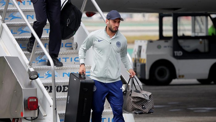 Hakan Calhanoglu Kemahalan, Galatasaray Tidak Jadi Beli - Update 2