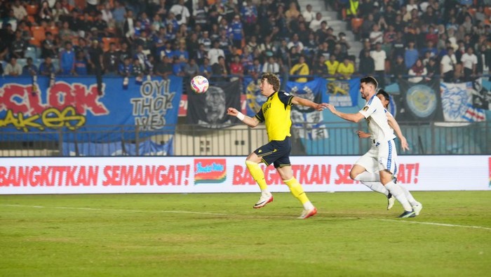 Oxford Sindir Paulinho Arema FC Setelah Cedera Ole Romeny di Piala Presiden 2025.