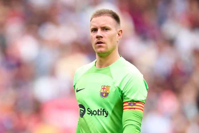 Ter Stegen di Barcelona: Api Perdebatan yang Tak Pernah Padam