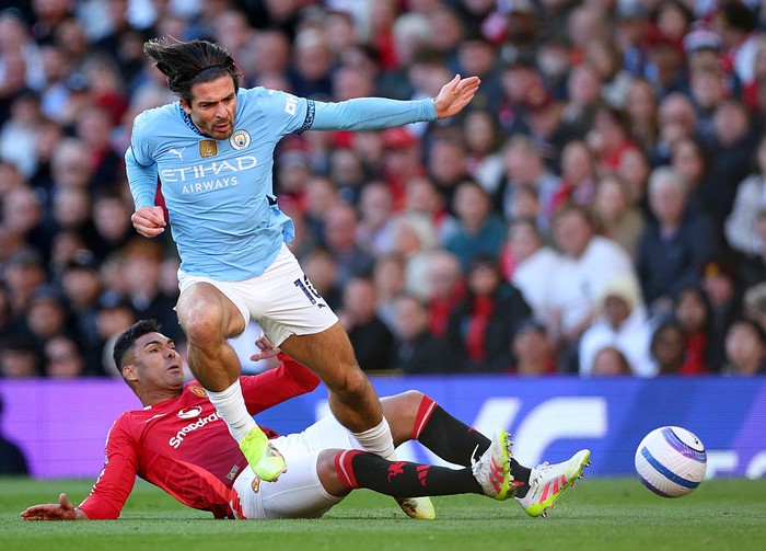 **Tampar Grealish, Fan MU di Ban 3 Tahun: Skandal yang Guncang Dunia Sepakbola**