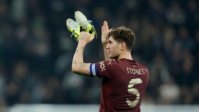**Man City Siap Melepas John Stones & Gundogan: Guardiola Targetkan Skuad yang Lebih Produktif**