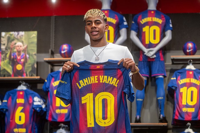 **Revitalisasi Nomor 10, Lamine Yamal dan Geliat Penjualan Jersey Barca**