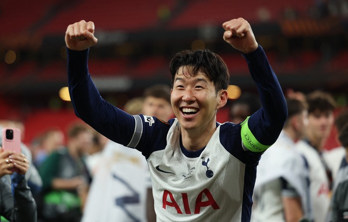 Son Heung-min Bukan Lagi Kapten Tottenham? Pelatih Berikan Komentar Mengejutkan!