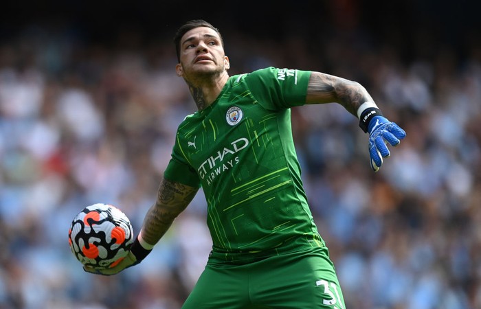 Guardiola Buka Pintu Andai Ederson Mau Pergi: Manchester City di Ambang Perubahan Besar