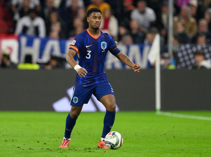 Chelsea dan Jorrel Hato Dekatkan Transfer, Ajax Jadi Hambatan Terakhir!