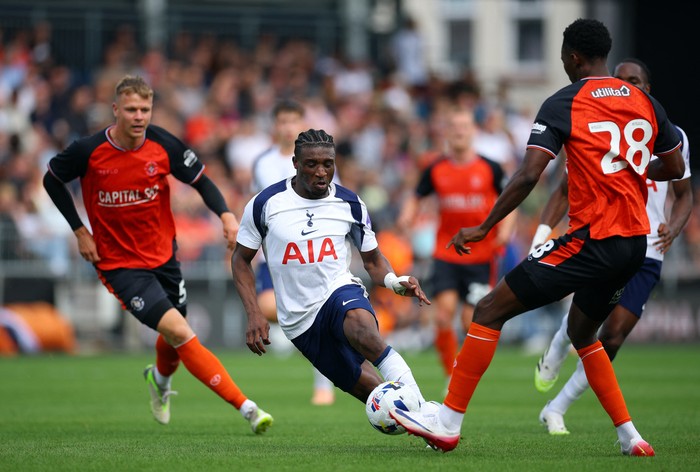 Uji Coba Pramusim: Spurs Dua Kali Imbang dalam Sehari - Update 2
