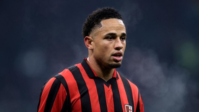 **Milan Tetapkan Okafor, Tolak Bologna**