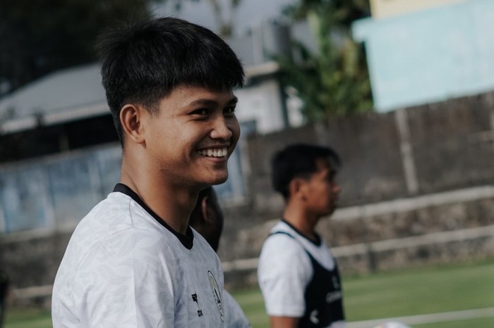 **Persita Sah Angkut Hokky Caraka dari PSS: Revolusi Gelandang atau Krisis Strategi?**