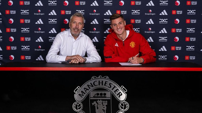**Benjamin Sesko: Manchester United Tarik Asal Bosnia, Revolusi di Lini Depan!**