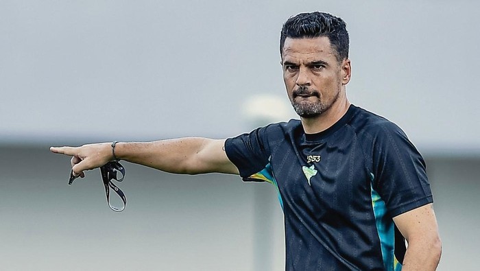 Carlos Pena Debut Persita, Taklukkan Rival Lama