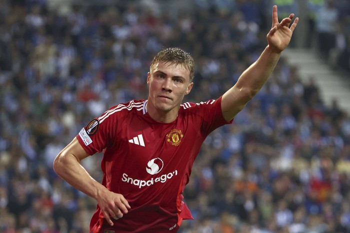 MU Buka Pintu Pinjamkan Hojlund, Serie A dalam Perang Perebutan Tanda Tangan