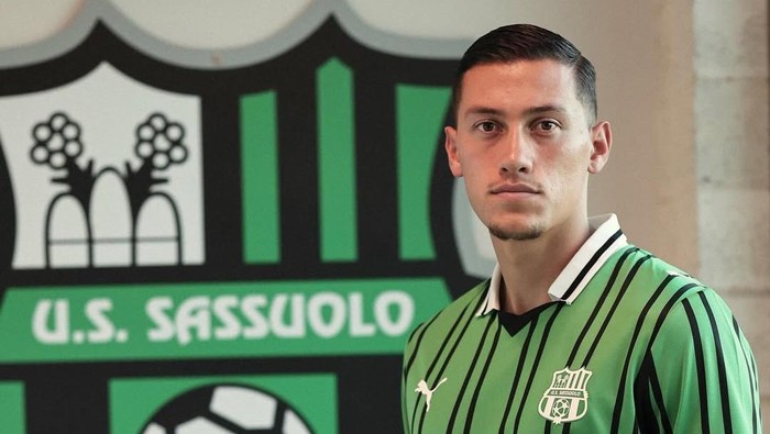 **Jay Idzes di Bangku Cadangan: Apa yang Terjadi di Liga Italia?**