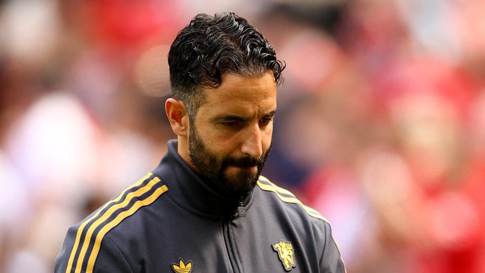 Ruben Amorim Membagikan 'Kebahagiaan' Kemenangan dengan Neil Warnock di Premier League!