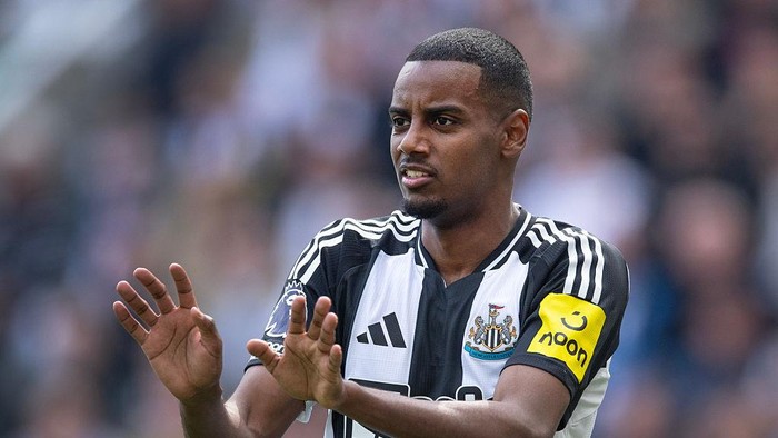 Bos Newcastle Datangi Rumah Isak, Tapi Pemain Ini Tetap Ingin Cabut