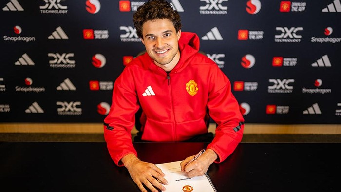 Senne Lammens Disebut Pembelian Panik MU - Update 2