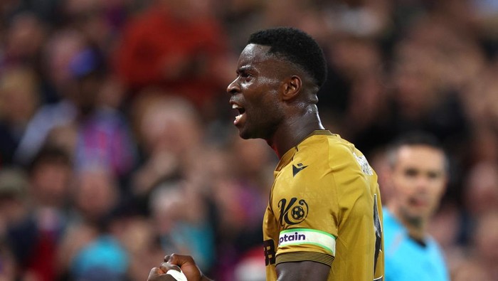 Liverpool Mau Guehi Gratis, Enggan Kejar di Januari: Strategi Transfer yang Controversial!