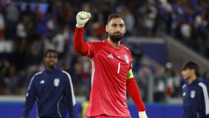 Guardiola Tak Akan Paksa Donnarumma Jadi seperti Ederson - Update 1
