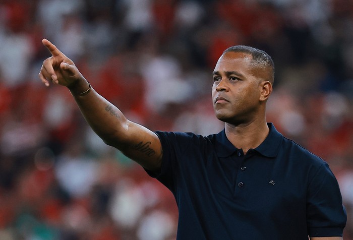 Kisah Emosional Patrick Kluivert, Kata-kata Perpisahan yang Mempengaruhi Dunia Sepakbola