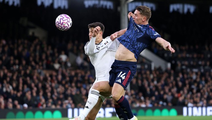 Riccardo Calafiori dan Gol yang Dianulir: Pertandingan Fulham Vs Arsenal Imbang di Babak Pertama