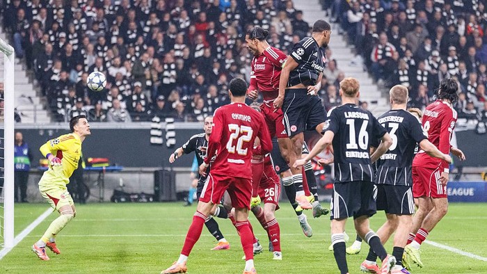Liverpool Set Piece Dominasi UCL: Rekor Gol Tercetak!