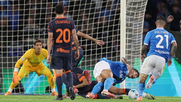 Inter Protes Penalti Napoli